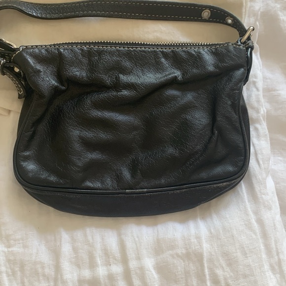 Marc Jacobs black leather purse. - Picture 3 of 6
